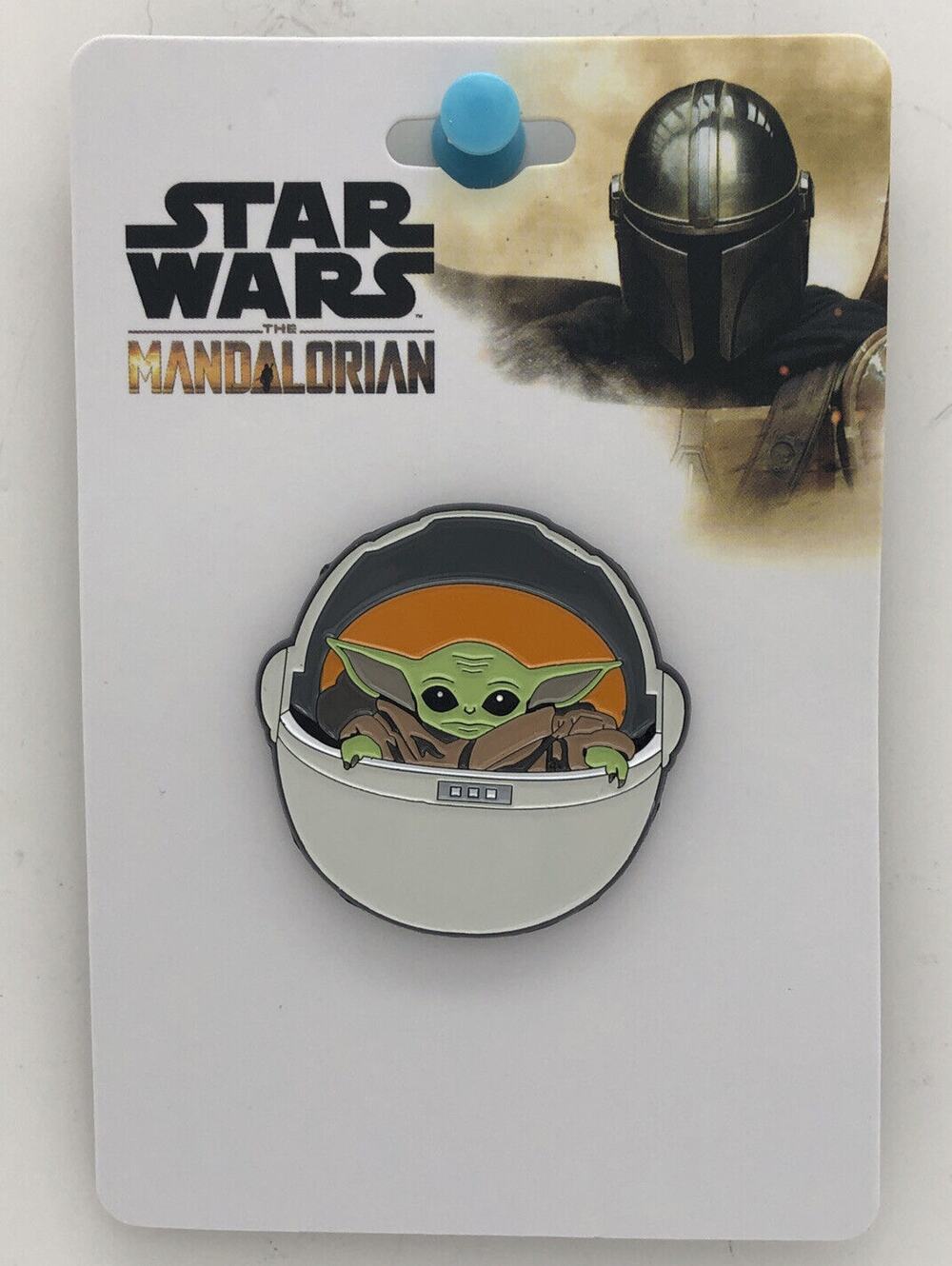 Disney Star Wars Boba Fett Mandalorain Baby Yoda The Child in Egg Pin